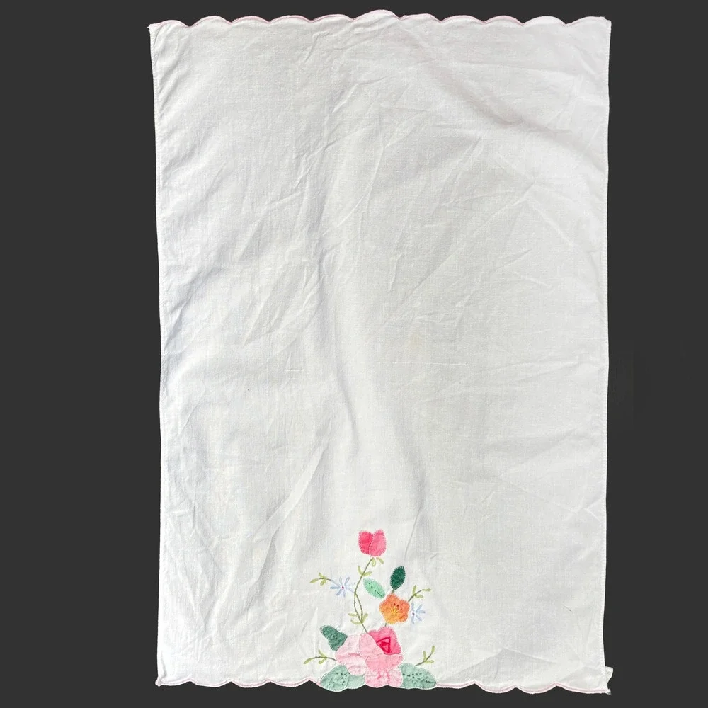 Vintage Hand Embroidered Floral Cotton Tea Towels‎ Set of 3 Scalloped Edge White